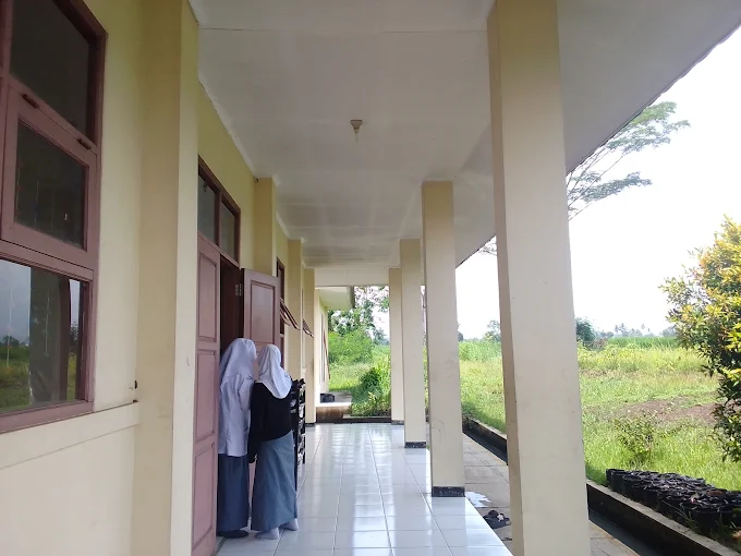 Foto koridor sekolah